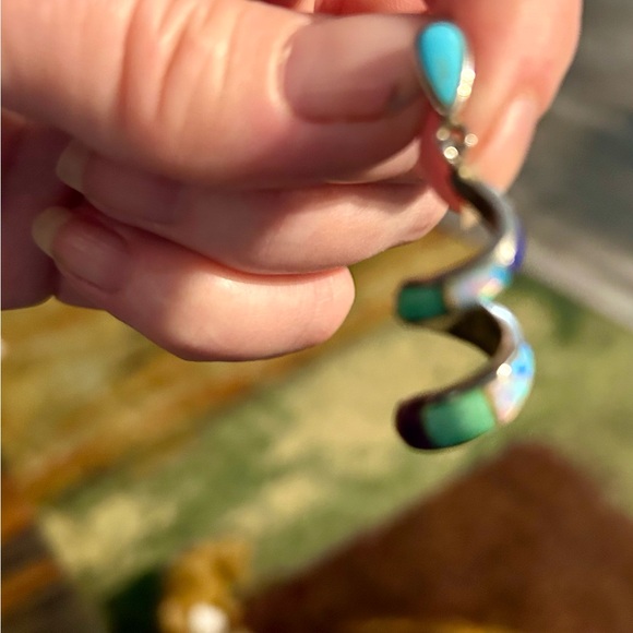 Vintage Navajo Swirl Earrings - Picture 14 of 15